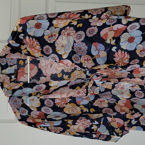 Knee length floral print front tie kimono - Picture 2 of 4